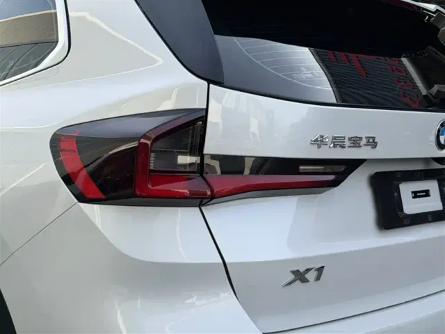 BMW X1 — Фото автомобиля 12
