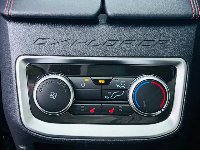 Ford Explorer — Фото автомобиля 14