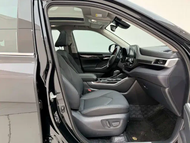 Toyota Highlander — Фото автомобиля 17