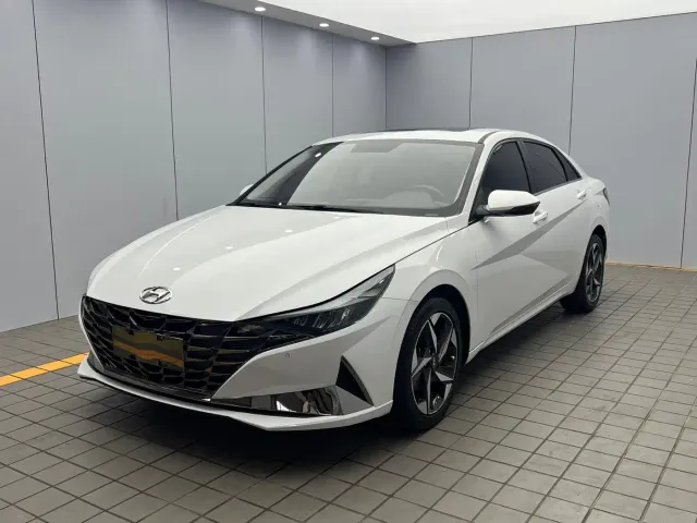 Фотография автомобиля — Hyundai Elantra