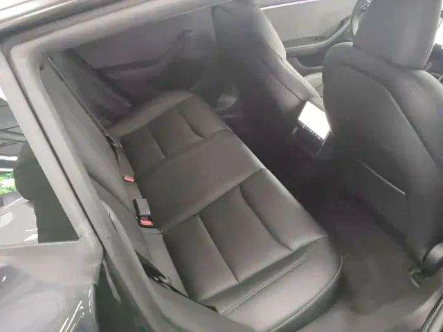 Tesla Model 3 — Фото автомобиля 16