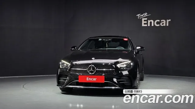 Mercedes-Benz E-Class — Фото автомобиля 3
