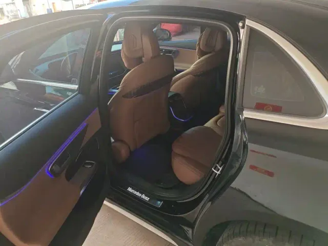 Mercedes-Benz E-Class — Фото автомобиля 11