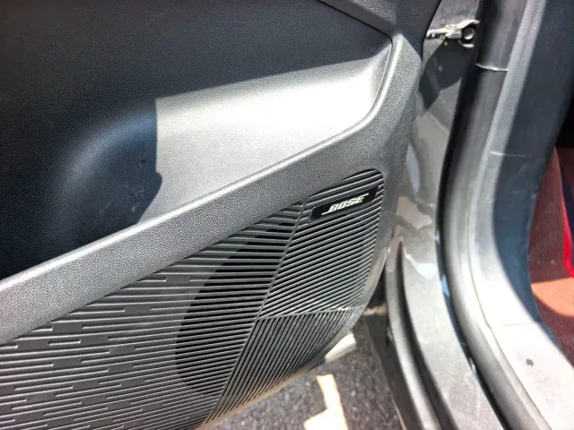 Roewe RX5 Max — Фото автомобиля 11