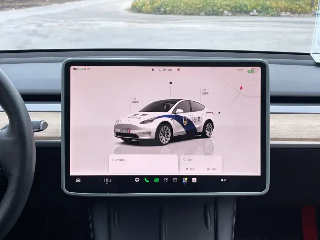 Tesla Model Y — Фото автомобиля 15