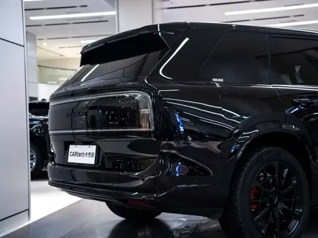 ZEEKR Zeekr 9X 2025 Model Gloss Black Edition — Фото автомобиля 8
