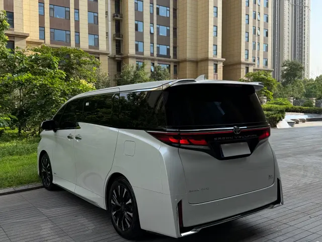 Toyota Vellfire — Фото автомобиля 5
