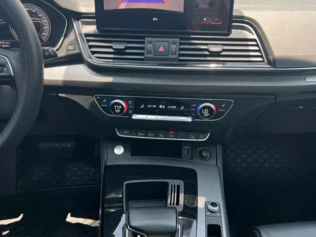 Audi Q5L — Фото автомобиля 7