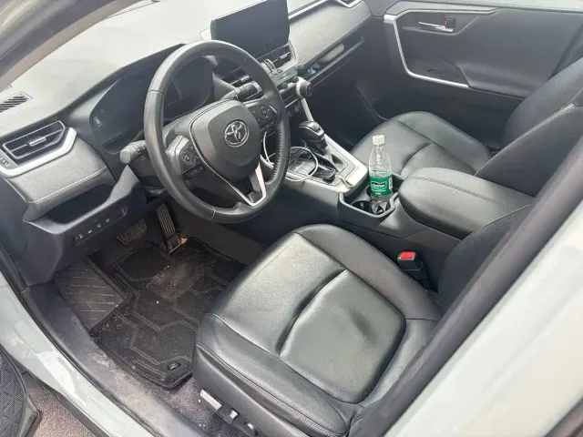Toyota RAV4 — Фото автомобиля 4