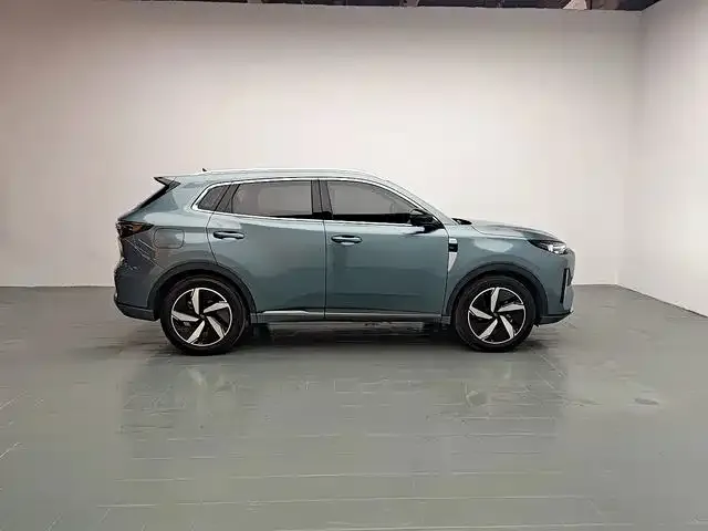 Changan Qiyuan Q05 — Фото автомобиля 8