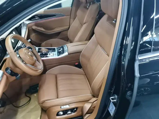 Hongqi H9 — Фото автомобиля 14