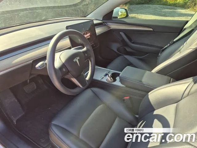 Tesla Model 3 — Фото автомобиля 7