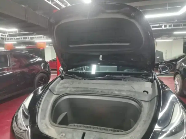 Tesla Model Y — Фото автомобиля 19