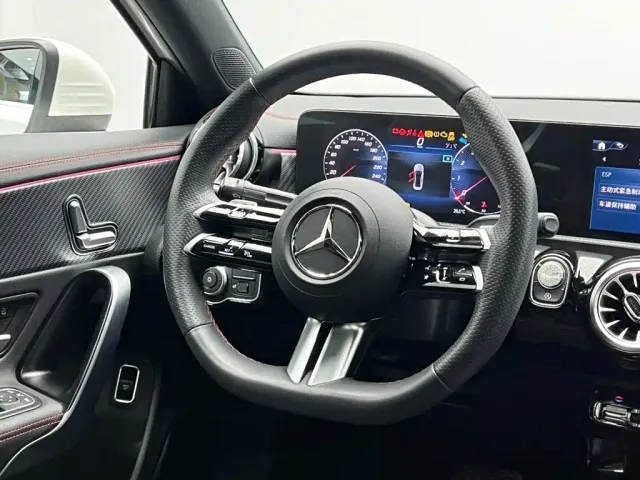 Mercedes-Benz A-Class — Фото автомобиля 20