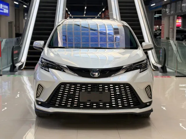 Toyota Granvia — Фото автомобиля 2