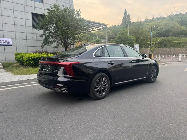 Hongqi Hongqi H5 — Фото автомобиля 5
