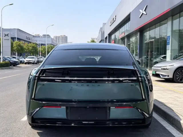 Xpeng P7 — Фото автомобиля 7