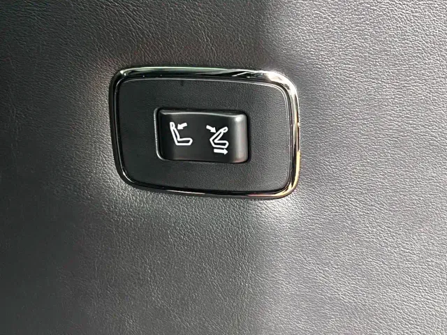 Lexus LM — Фото автомобиля 15