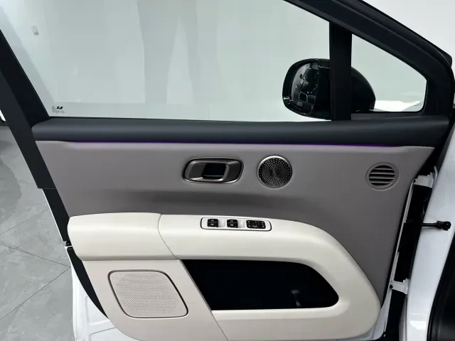 Li Auto i6 — Фото автомобиля 19