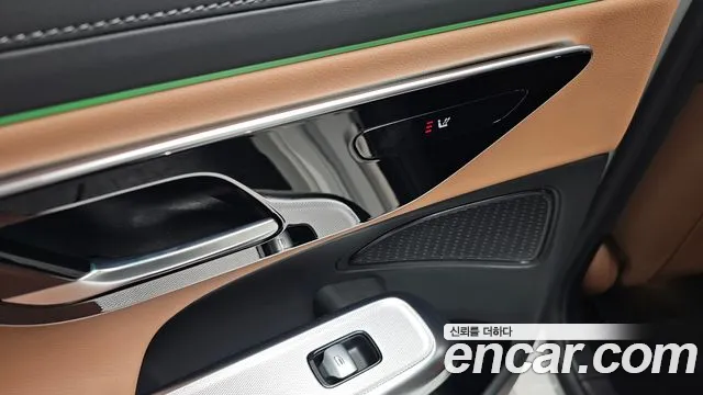 Mercedes-Benz E-Class — Фото автомобиля 30
