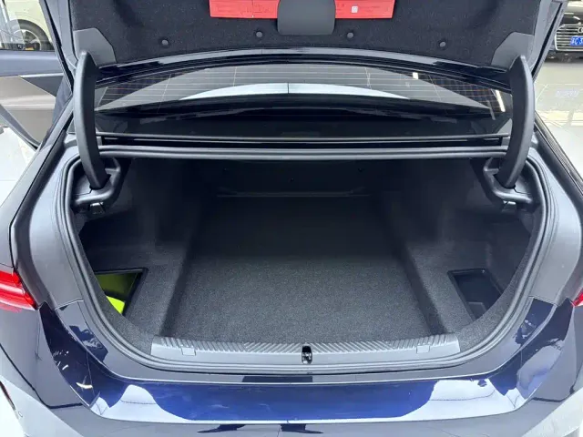 BMW 5 Series — Фото автомобиля 16