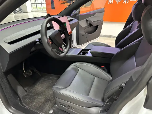 Tesla Model Y — Фото автомобиля 5