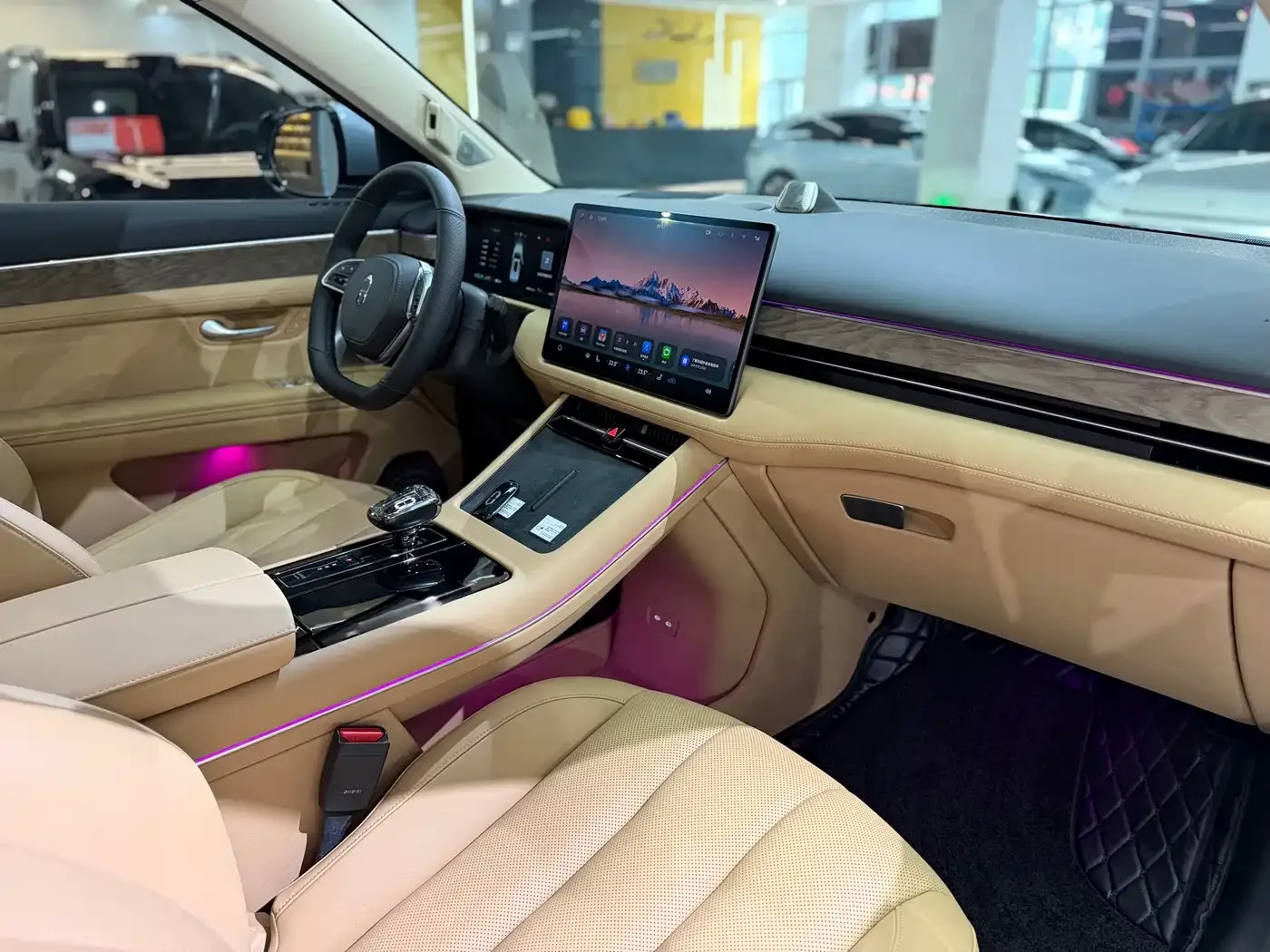 AITO Wenjie AITO M7 2022 1.5T 4WD Flagship Edition — Фото автомобиля 11
