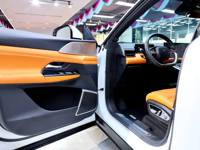 Xpeng G9 — Фото автомобиля 7