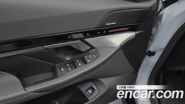BMW 5 Series G60 — Фото автомобиля 24