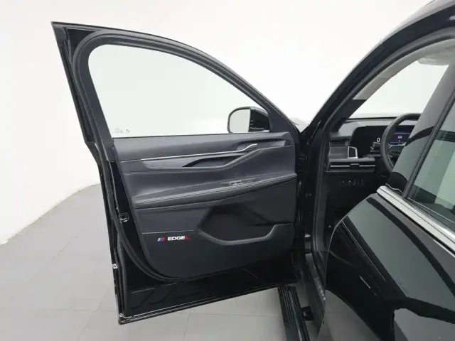Ford Edge — Фото автомобиля 8