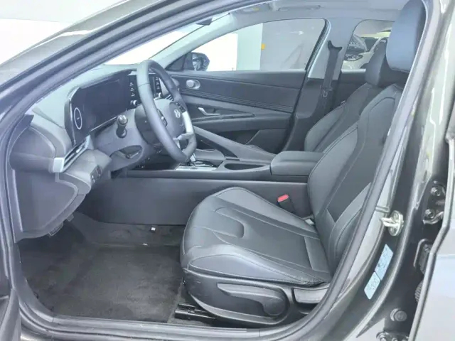 Hyundai Elantra — Фото автомобиля 9