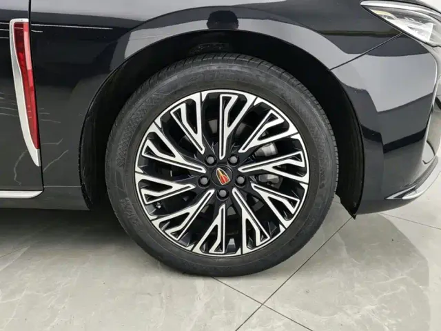 Hongqi H5 — Фото автомобиля 6