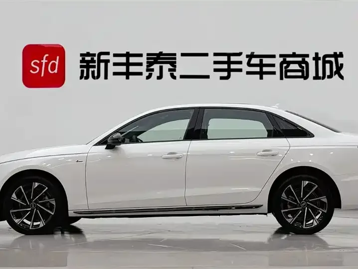 Audi Audi A4L 2023 40 TFSI Luxury Sport — Фото автомобиля 4