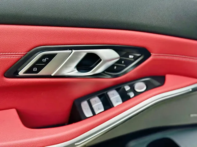BMW 3 Series — Фото автомобиля 10