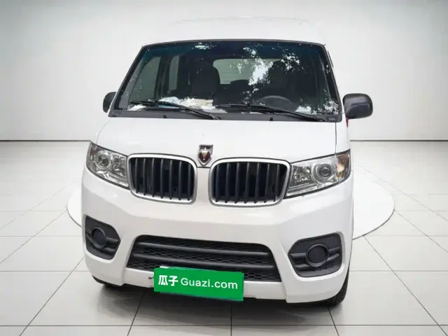 Jinbei New Hiace X30L — Фото автомобиля 2