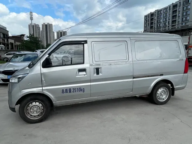 Wuling EV50 — Фото автомобиля 5