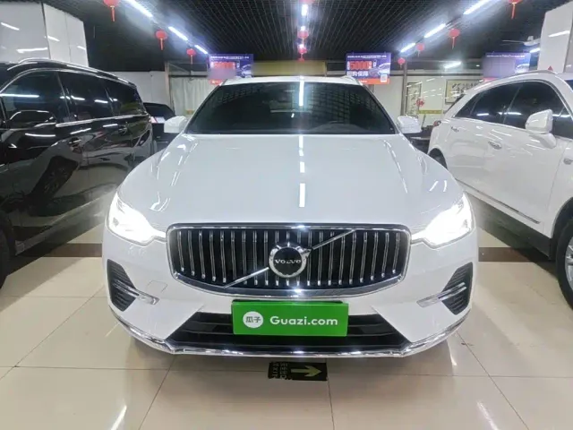 Volvo XC60 — Фото автомобиля 2