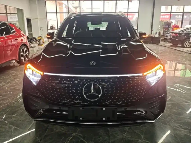 Mercedes-Benz EQB — Фото автомобиля 2
