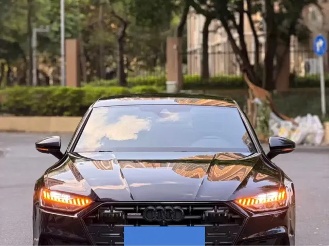 Фотография автомобиля — Audi A7L