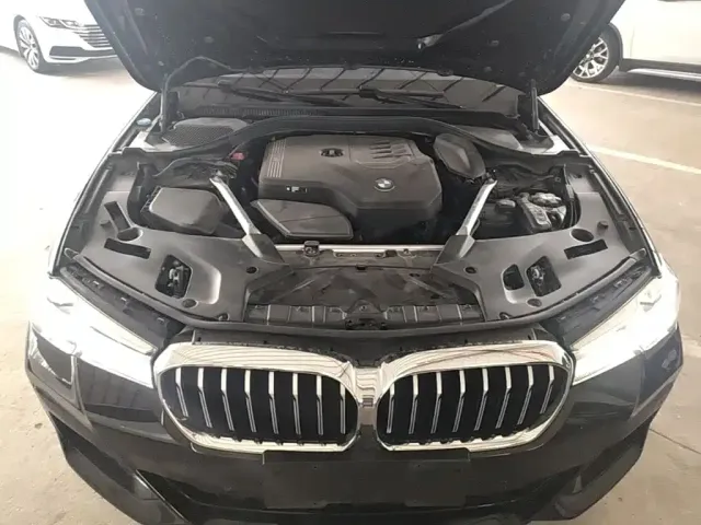 BMW 5 Series — Фото автомобиля 19