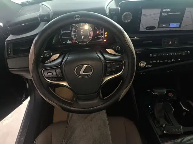Lexus ES — Фото автомобиля 5
