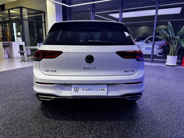 Volkswagen Golf — Фото автомобиля 4