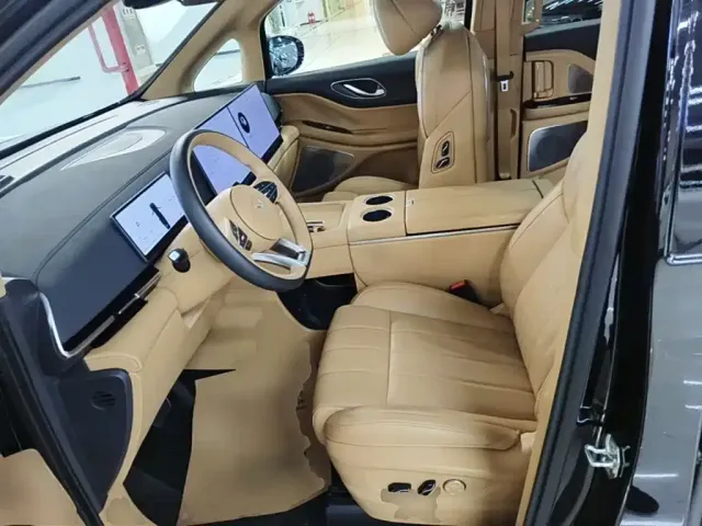 Voyah Auto Voyah Dreamer 2025 PHEV AWD Flagship Kunpeng Edition — Фото автомобиля 14