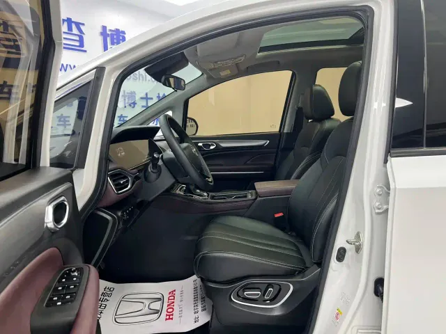 GAC Trumpchi M6 — Фото автомобиля 7