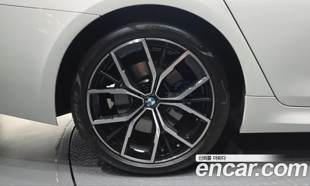 BMW 5 Series G30 — Фото автомобиля 5