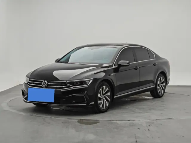 Фотография автомобиля — Volkswagen Magotan