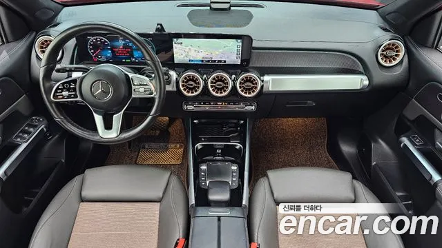 Mercedes-Benz EQB — Фото автомобиля 7