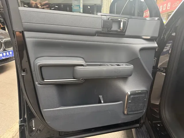 BYD FangChengBao Leopard 5 — Фото автомобиля 7