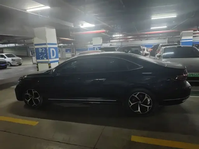 Volkswagen Passat — Фото автомобиля 5