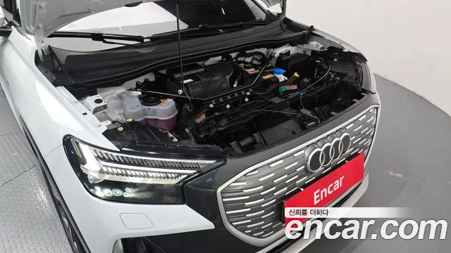Audi Q4 e-tron F4 — Фото автомобиля 6